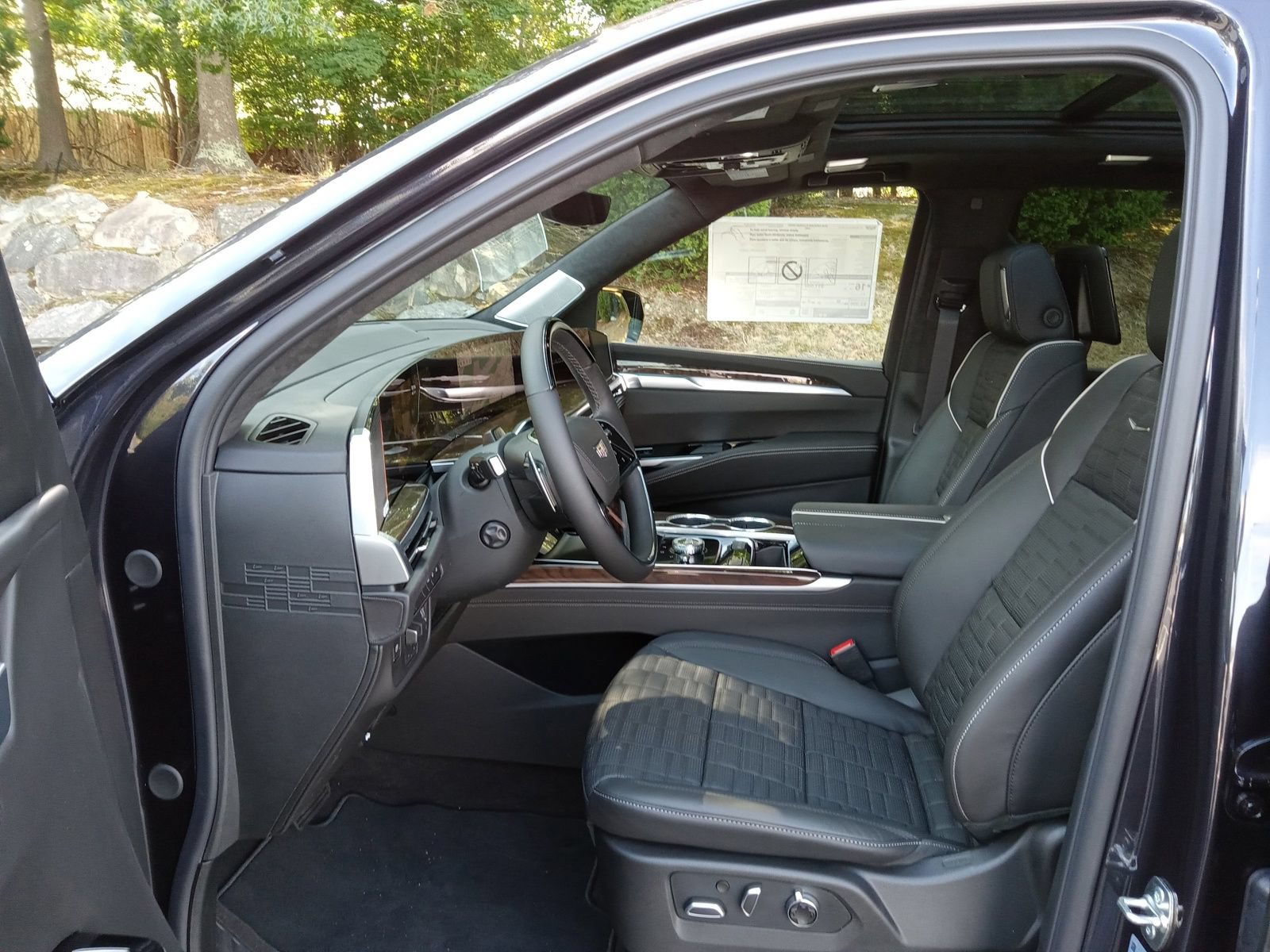 New 2026 Cadillac Escalade Platinum Sport AWD/4WD image 7