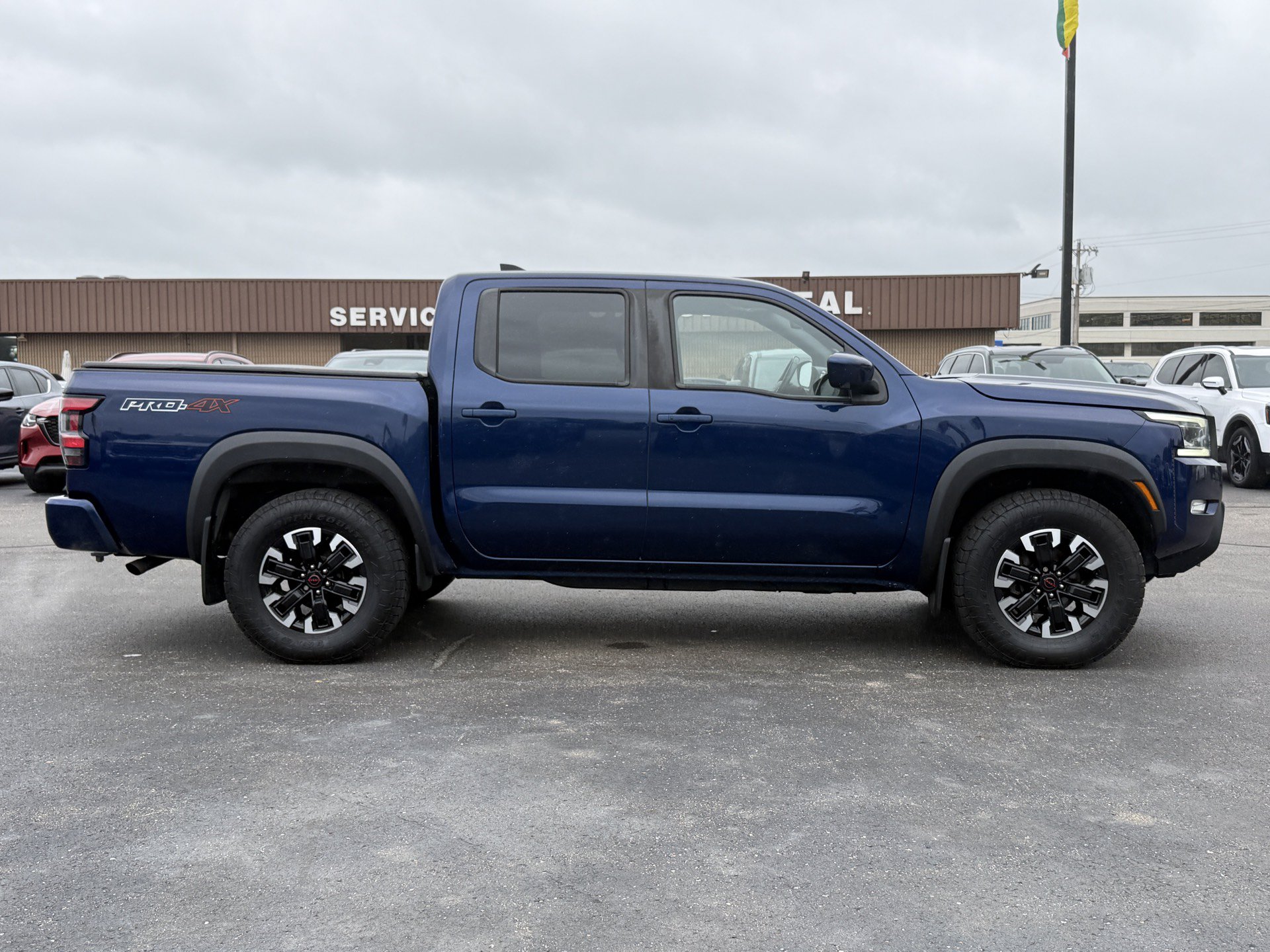 Used 2022 Nissan Frontier S AWD/4WD image 9