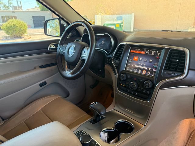 Used 2015 Jeep Grand Cherokee Overland AWD/4WD image 32