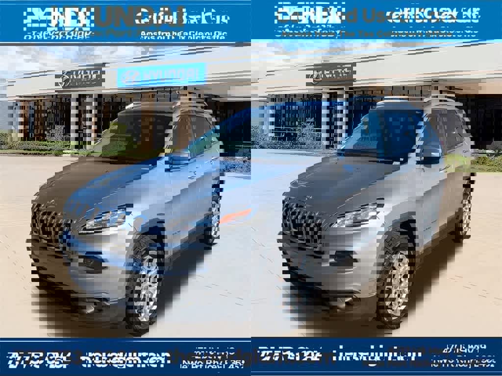 Used 2018 Jeep Cherokee Latitude Plus w/ Comfort/Convenience Group