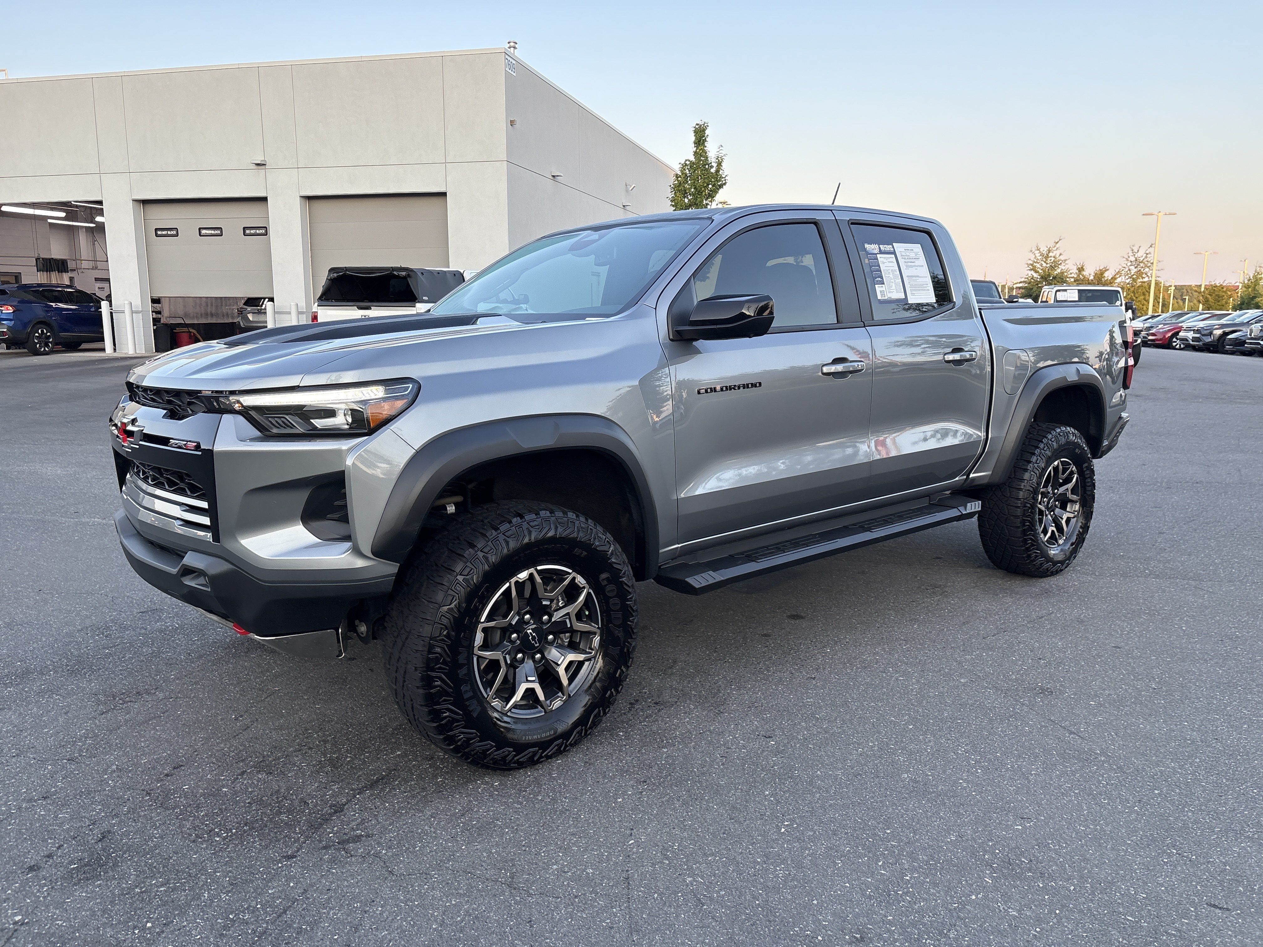 Used 2023 Chevrolet Colorado ZR2 w/ ZR2 Convenience Package III AWD/4WD image 5