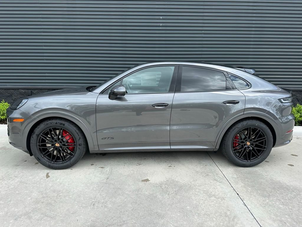 Used 2025 Porsche Cayenne GTS image 2
