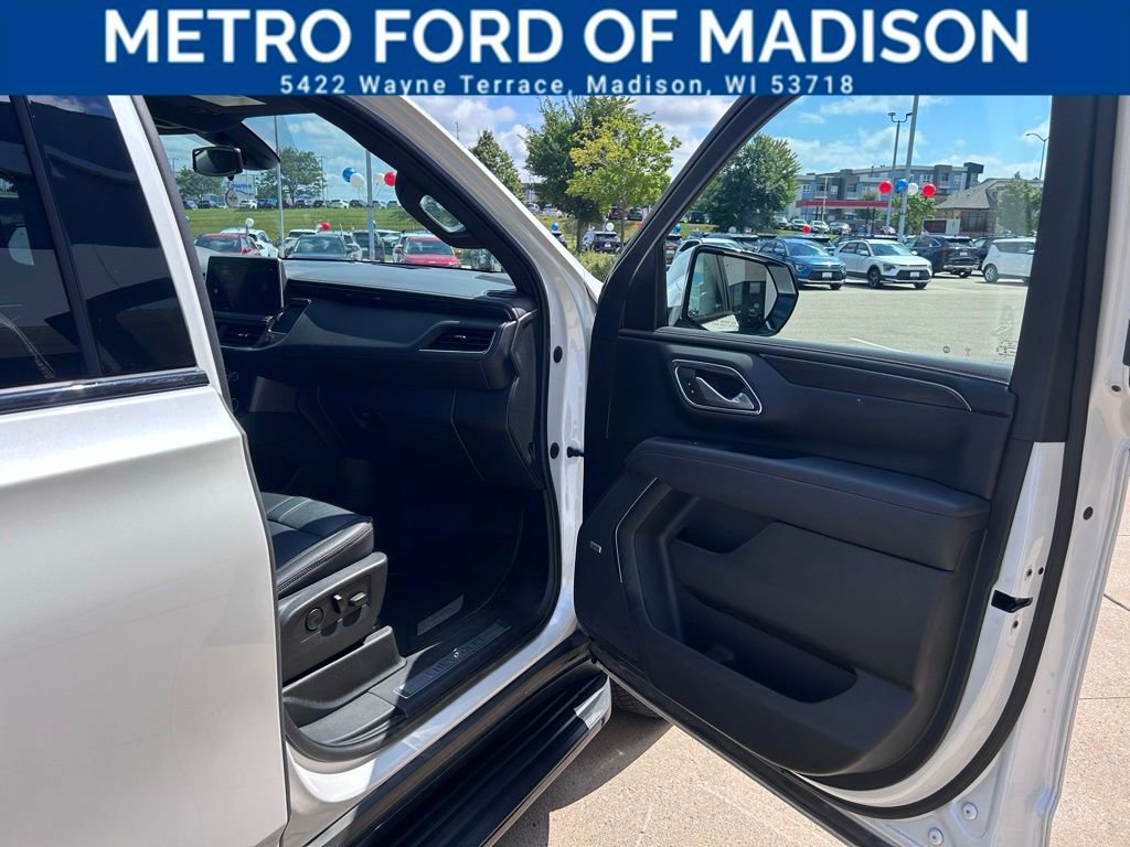 Used 2022 Chevrolet Tahoe RST w/ Luxury Package image 45