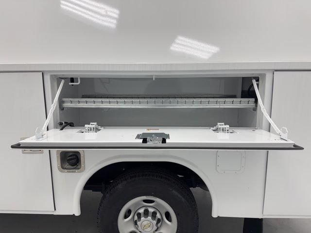 New 2025 Chevrolet Express 3500 w/ Power Convenience Package RWD image 24