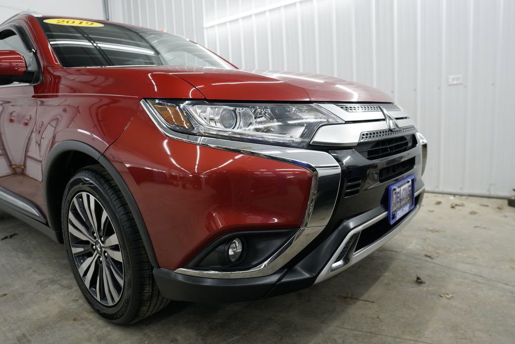 Used 2019 Mitsubishi Outlander SEL AWD/4WD image 3