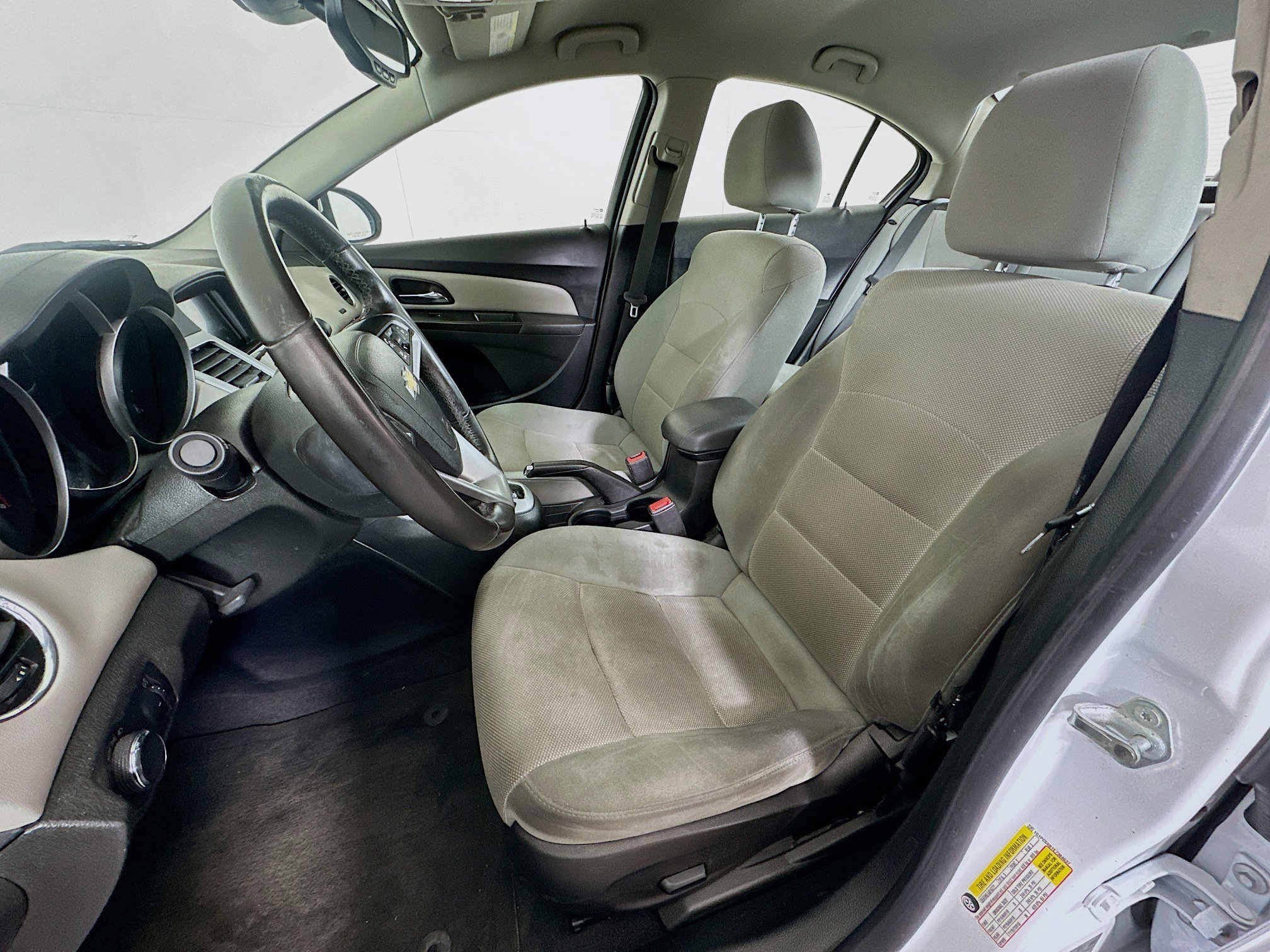 Used 2014 Chevrolet Cruze LT image 13