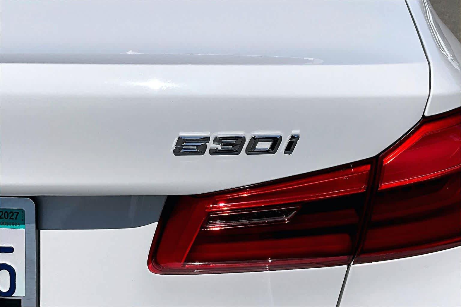 Used 2018 BMW 530i w/ Premium Package RWD image 9