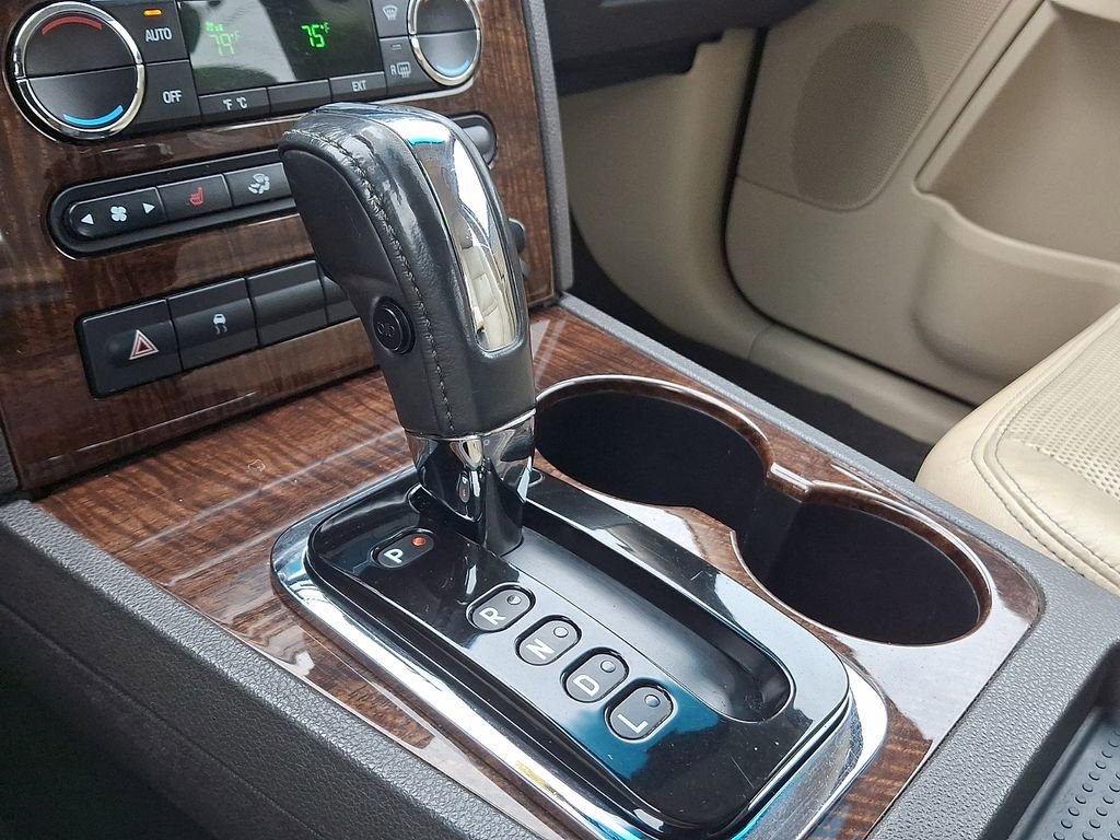 Used 2008 Ford Taurus Limited FWD image 15