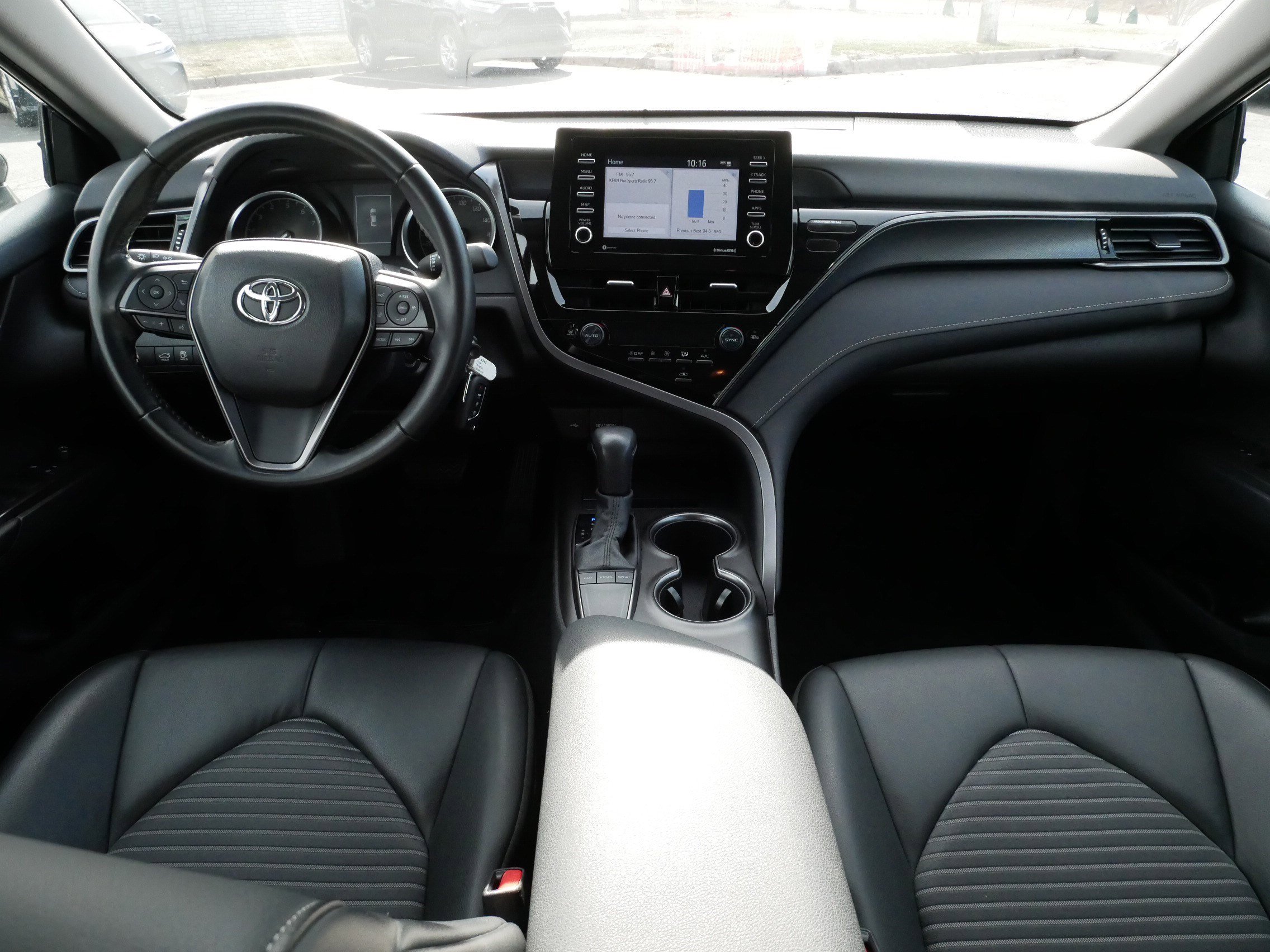 Certified 2024 Toyota Camry SE FWD image 10