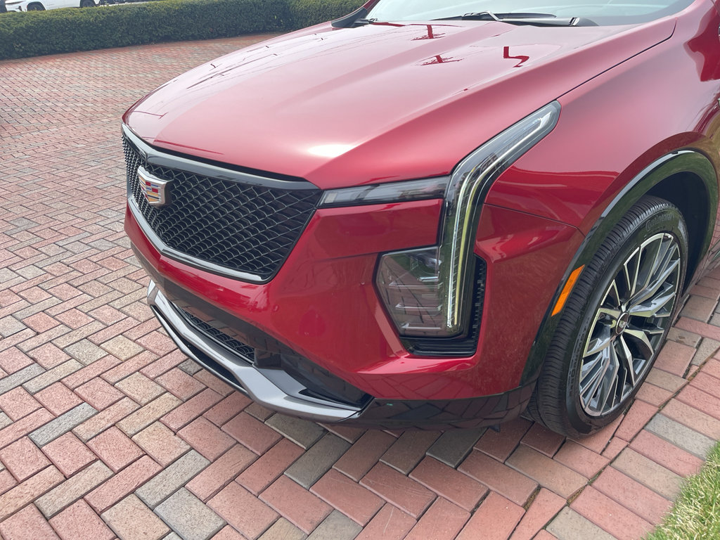 Used 2025 Cadillac XT4 Sport image 2