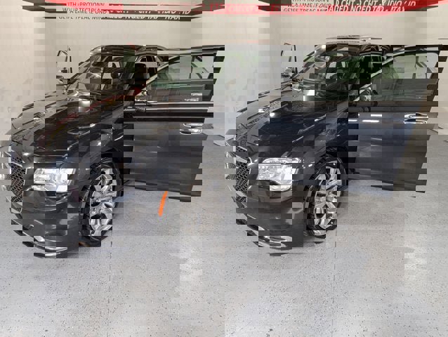 Used 2017 Chrysler 300 C w/ Safetytec Plus Group image 11