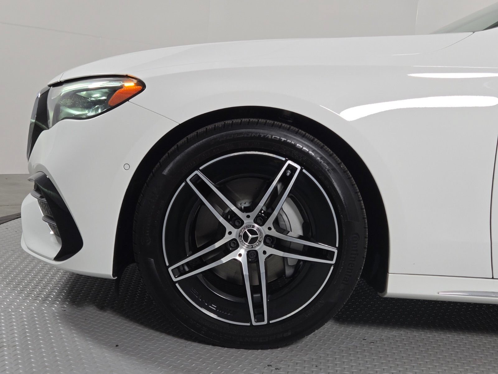 Used 2025 Mercedes-Benz E 350 Sedan image 9