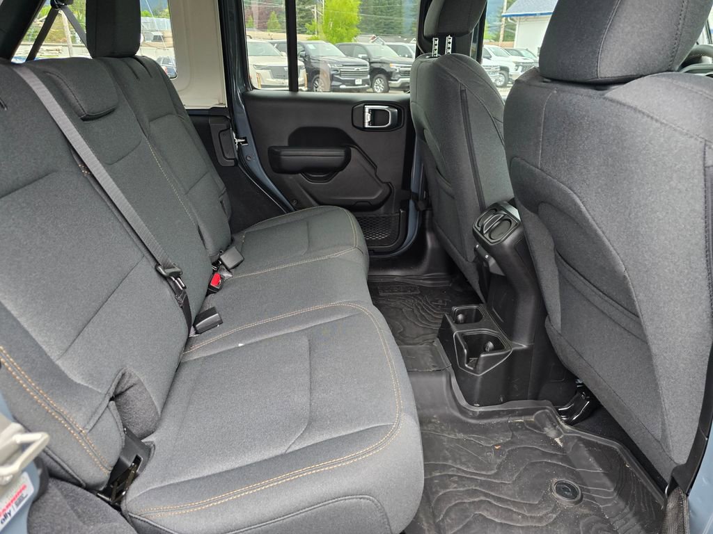 Used 2024 Jeep Wrangler Unlimited Sport AWD/4WD image 16