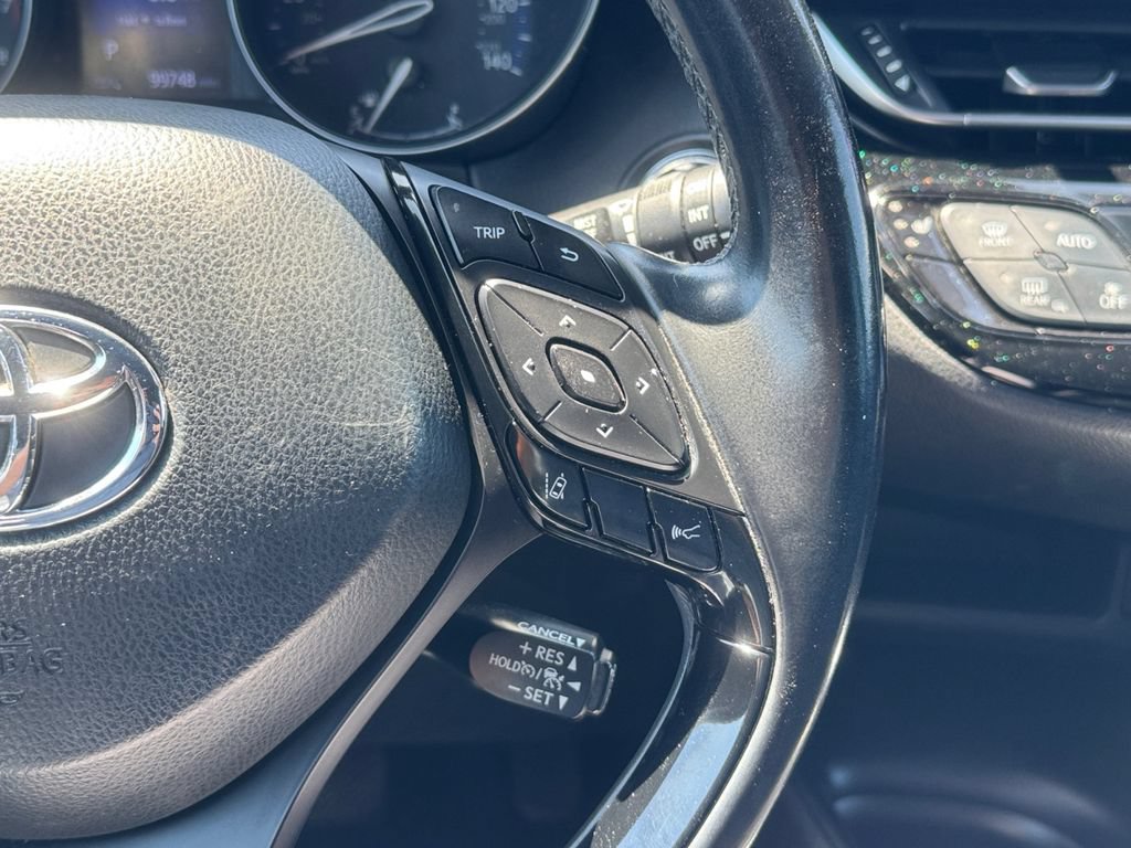 Used 2018 Toyota C-HR XLE FWD image 12