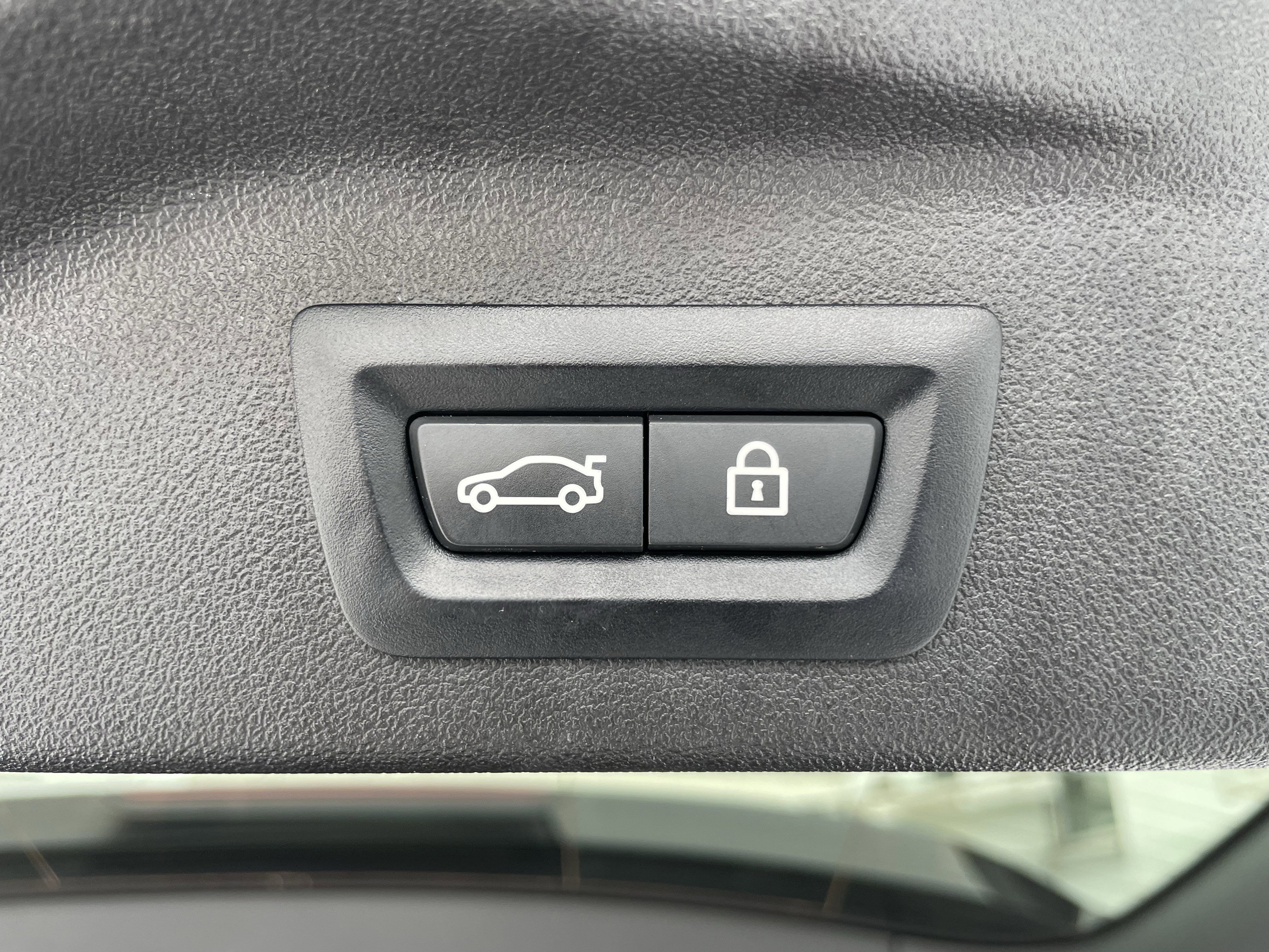 Used 2021 BMW X7 xDrive40i w/ M Sport Package image 42