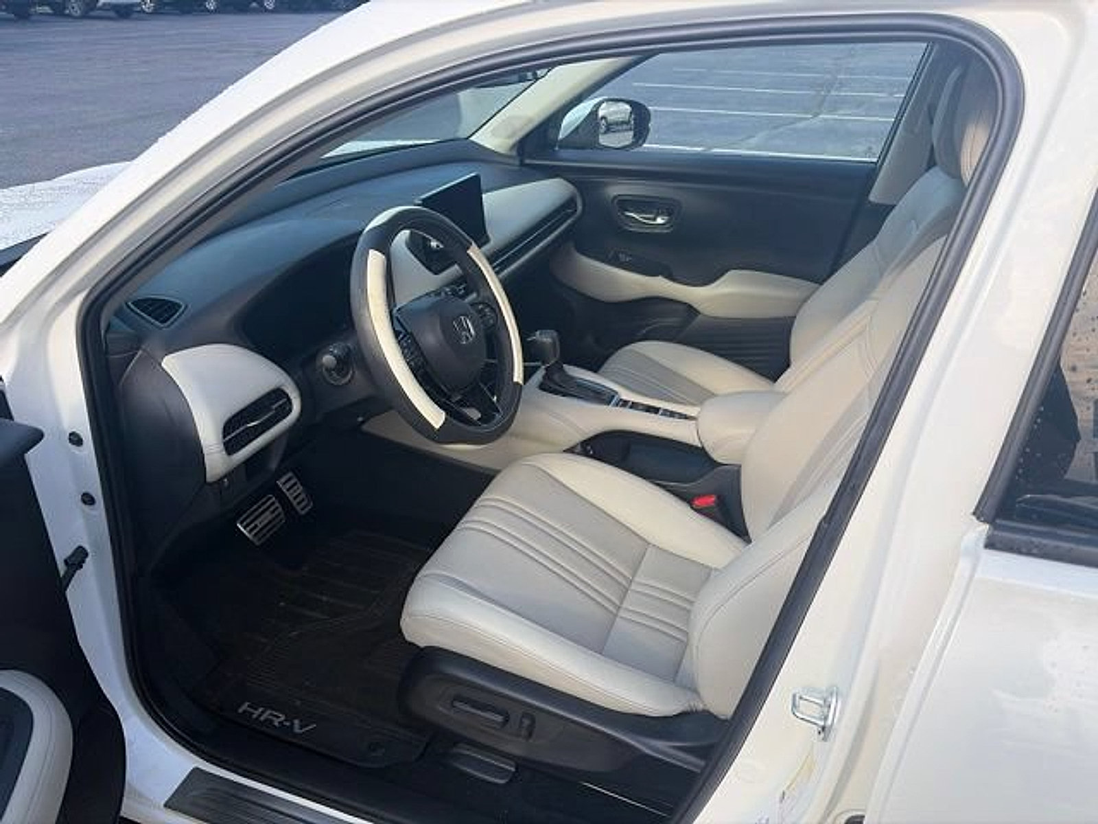 Used 2024 Honda HR-V EX-L image 16