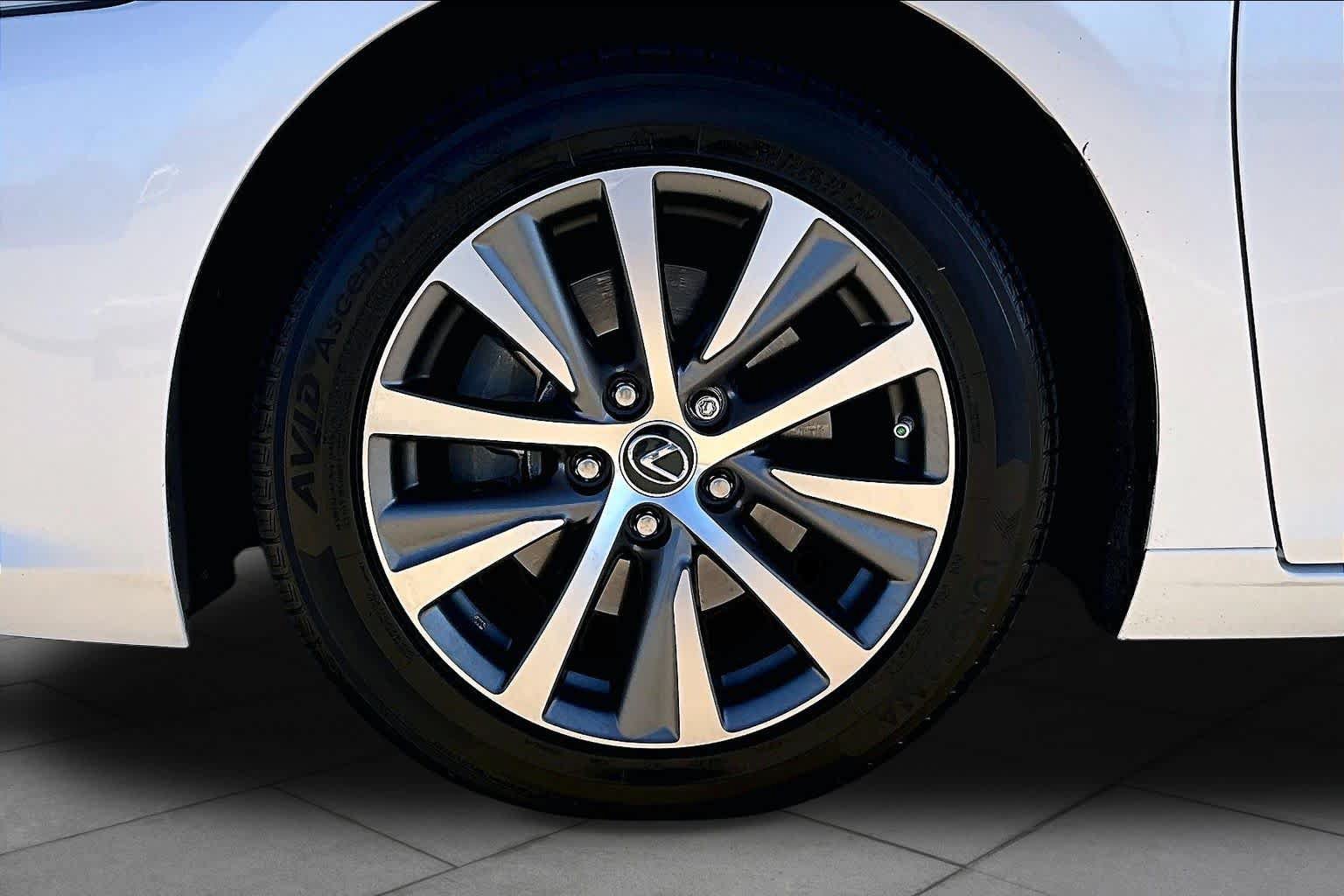 Used 2020 Lexus ES 350 w/ Accessory Package 2 FWD image 10