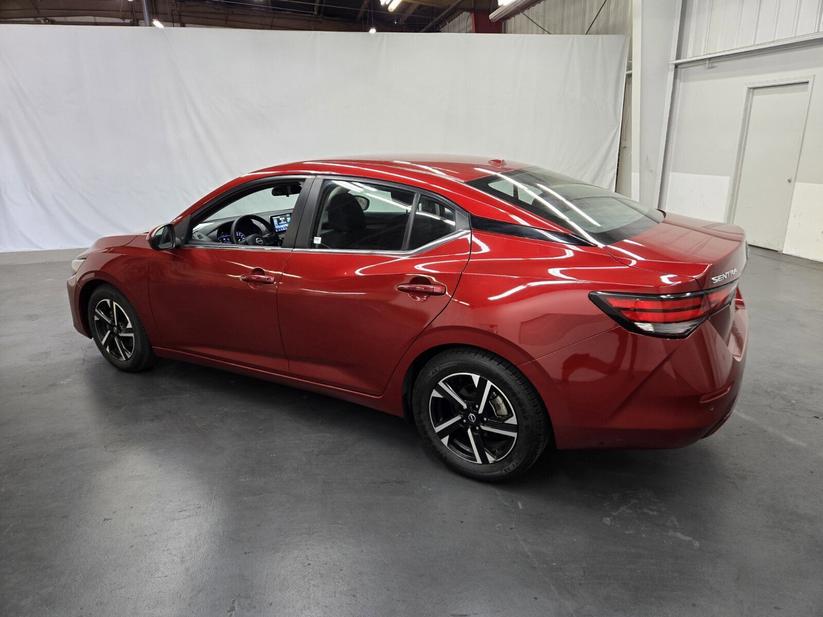 Used 2024 Nissan Sentra SV FWD image 3