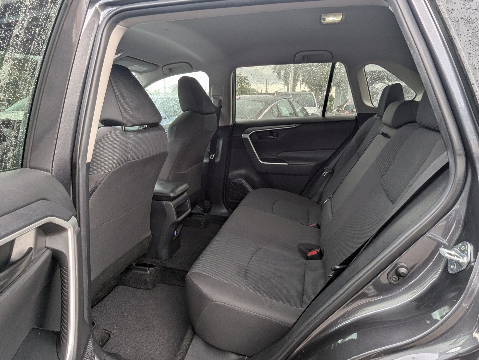 Used 2021 Toyota RAV4 LE FWD image 41