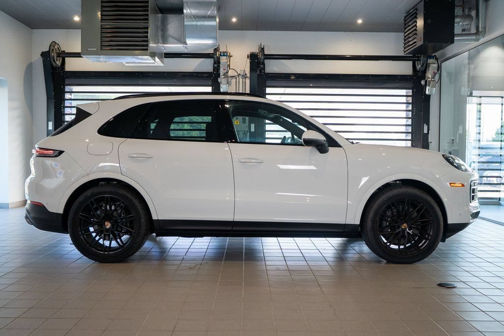 New 2025 Porsche Cayenne AWD/4WD image 7