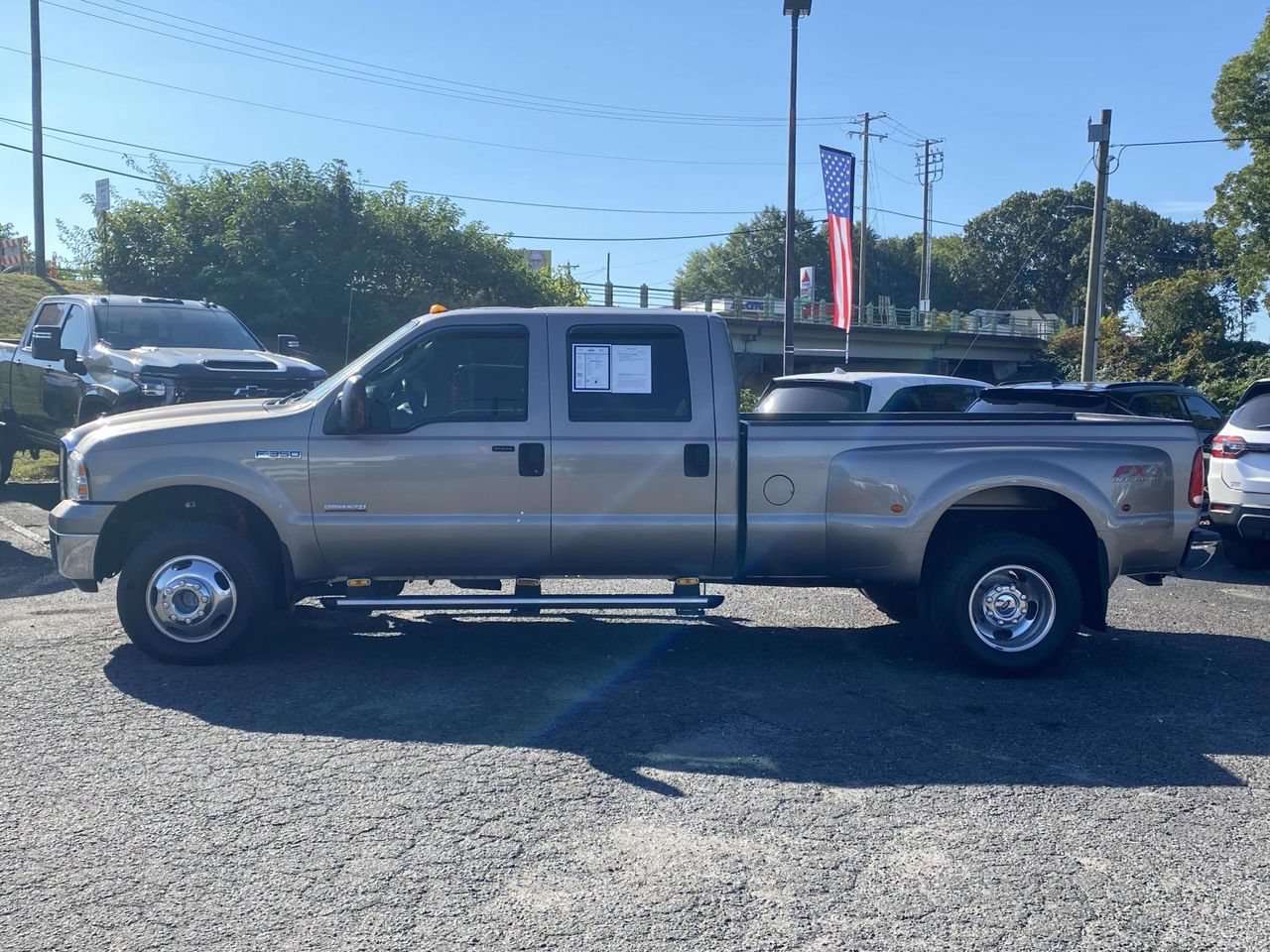 Used 2005 Ford F350 Lariat AWD/4WD image 4