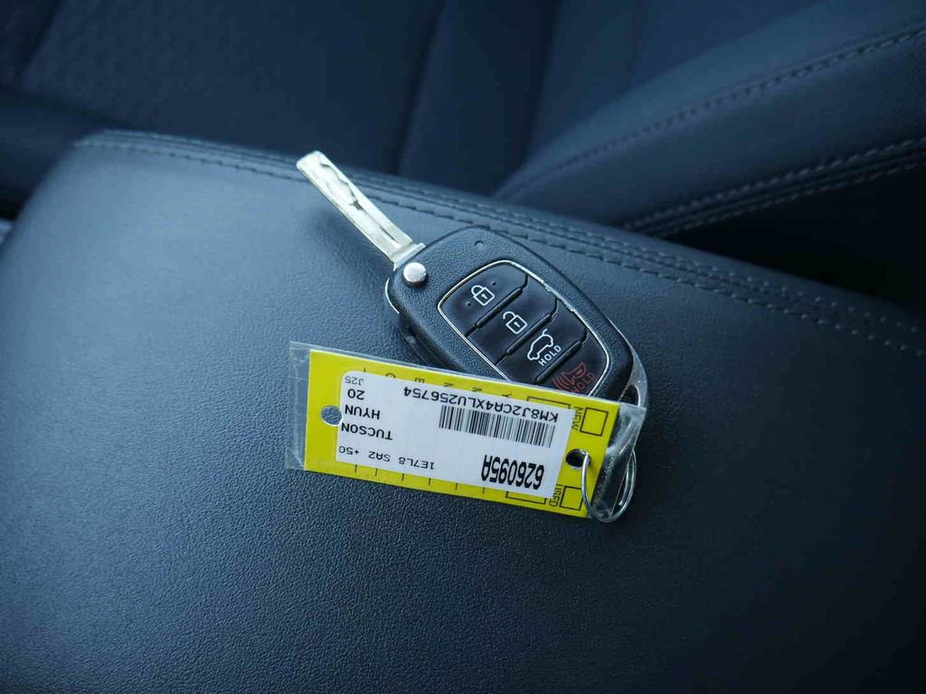 Used 2020 Hyundai Tucson SE w/ Winter Weather Package image 35