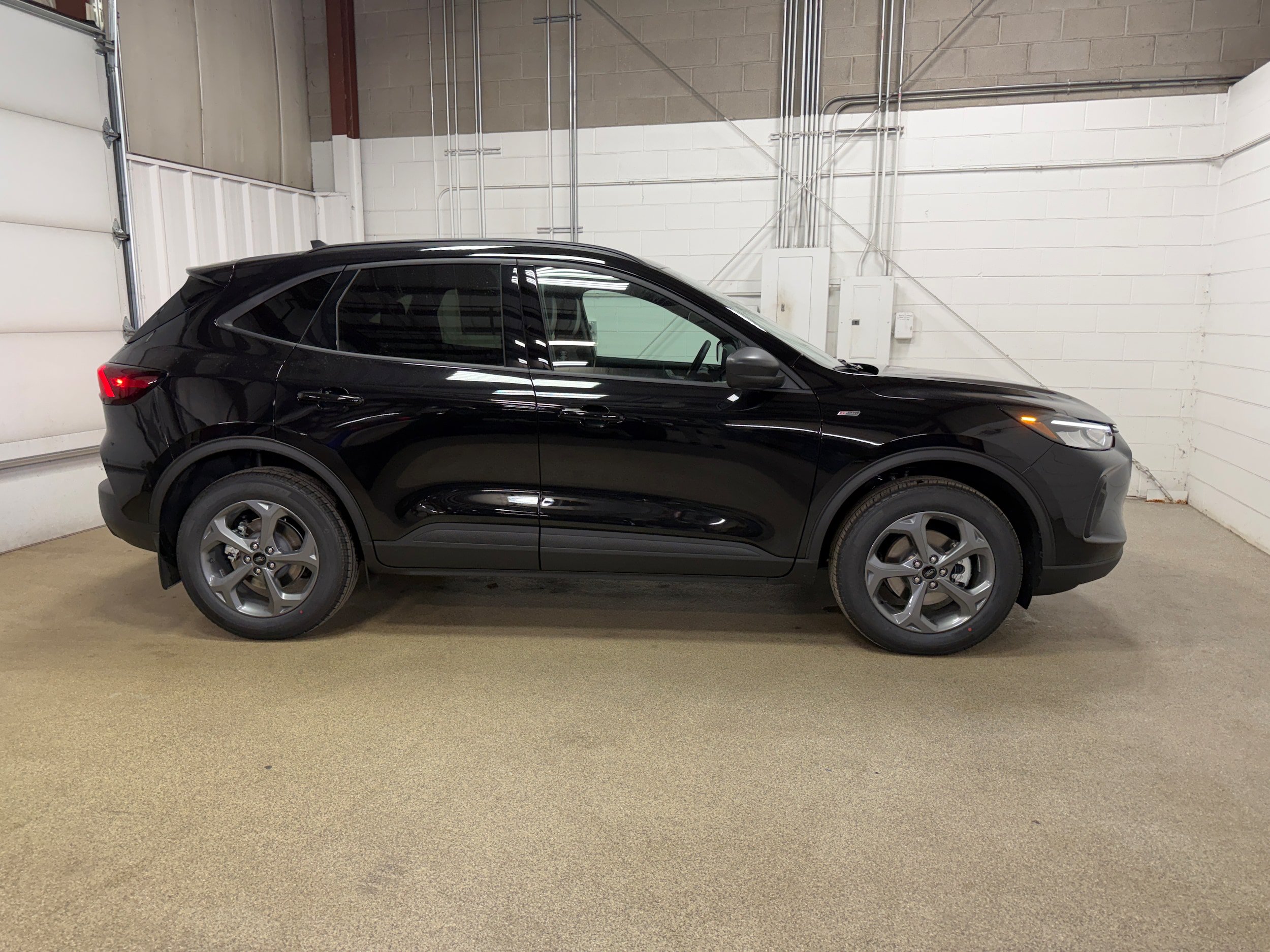 New 2026 Ford Escape ST-Line w/ Tech Pack #1 AWD/4WD image 5