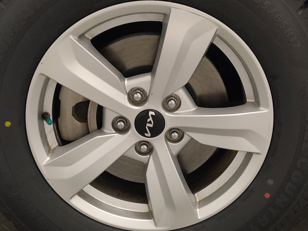 Used 2024 Kia Sorento LX FWD image 31