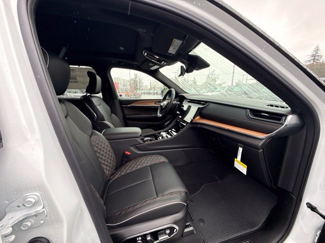 New 2027 Jeep Grand Cherokee Summit AWD/4WD image 9
