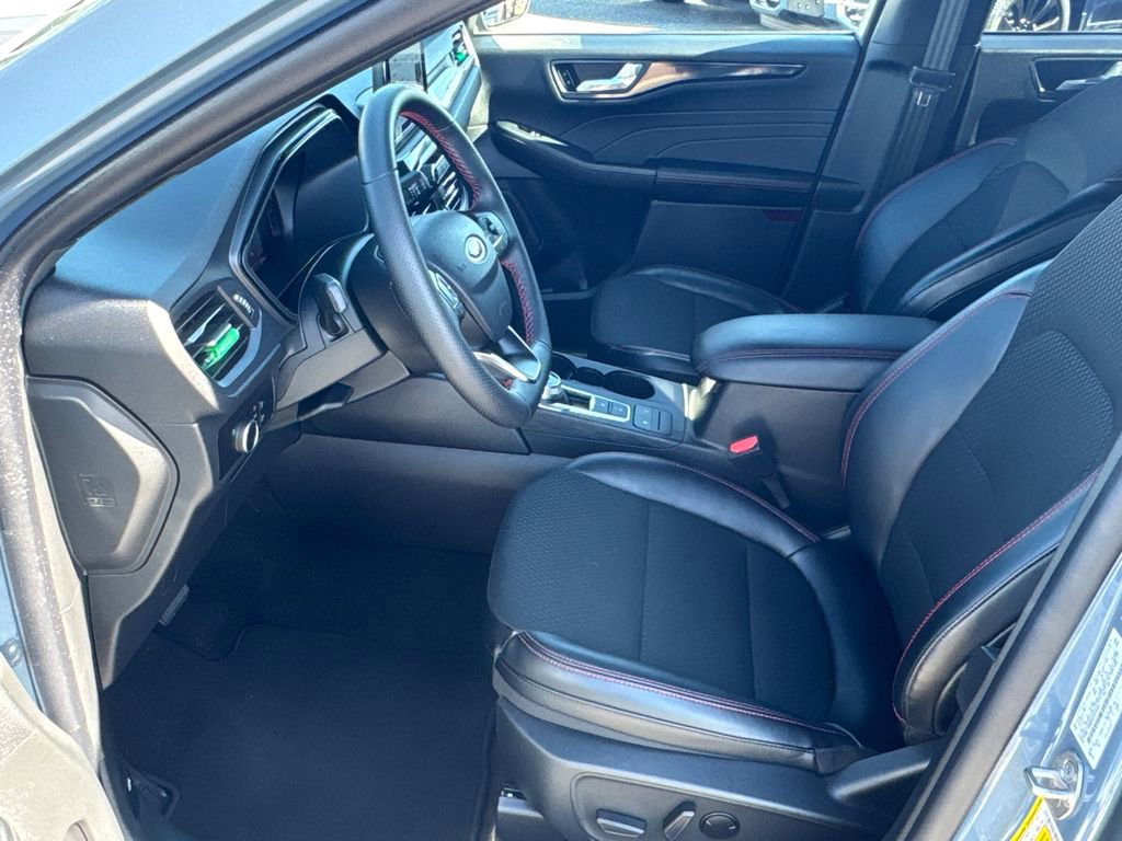 Used 2025 Ford Escape ST-Line FWD image 9