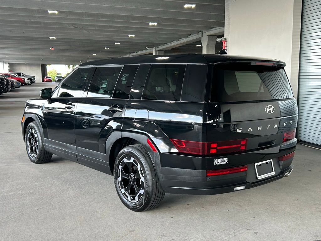 Used 2025 Hyundai Santa Fe SE image 4