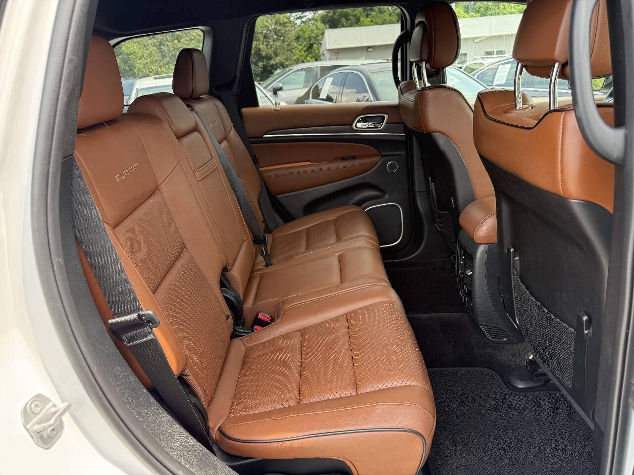 Used 2018 Jeep Grand Cherokee Summit AWD/4WD image 14