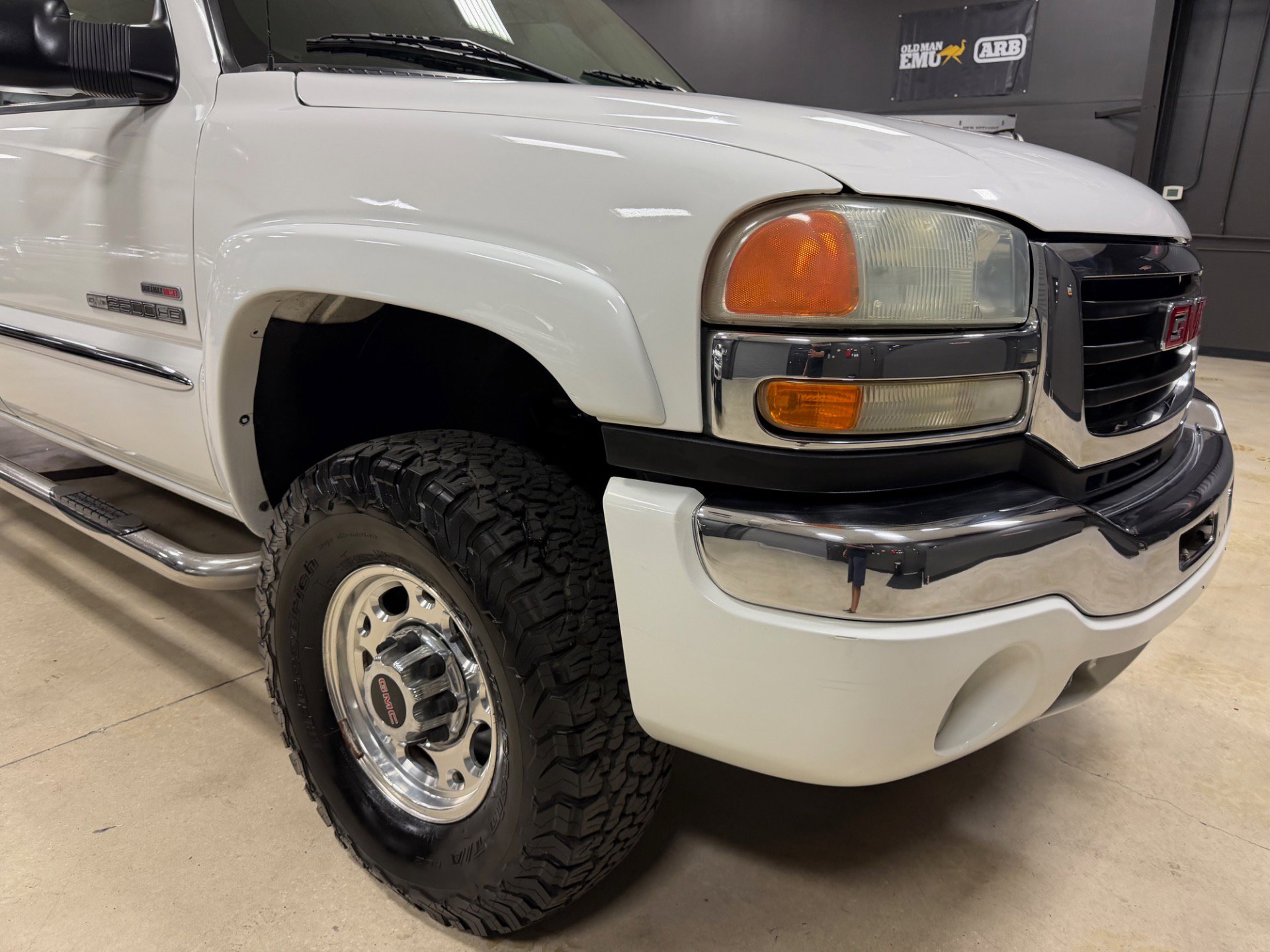 Used 2004 GMC Sierra 2500 SLT w/ Heavy-Duty Power Package AWD/4WD image 13