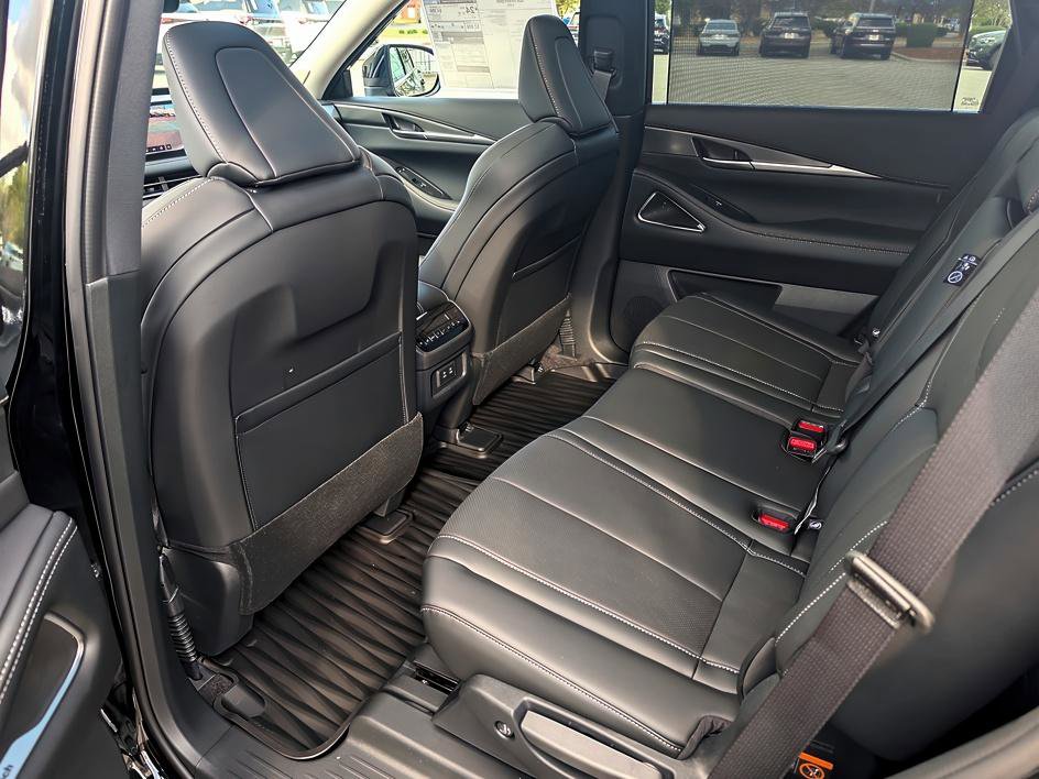 New 2026 INFINITI QX60 Luxe image 12