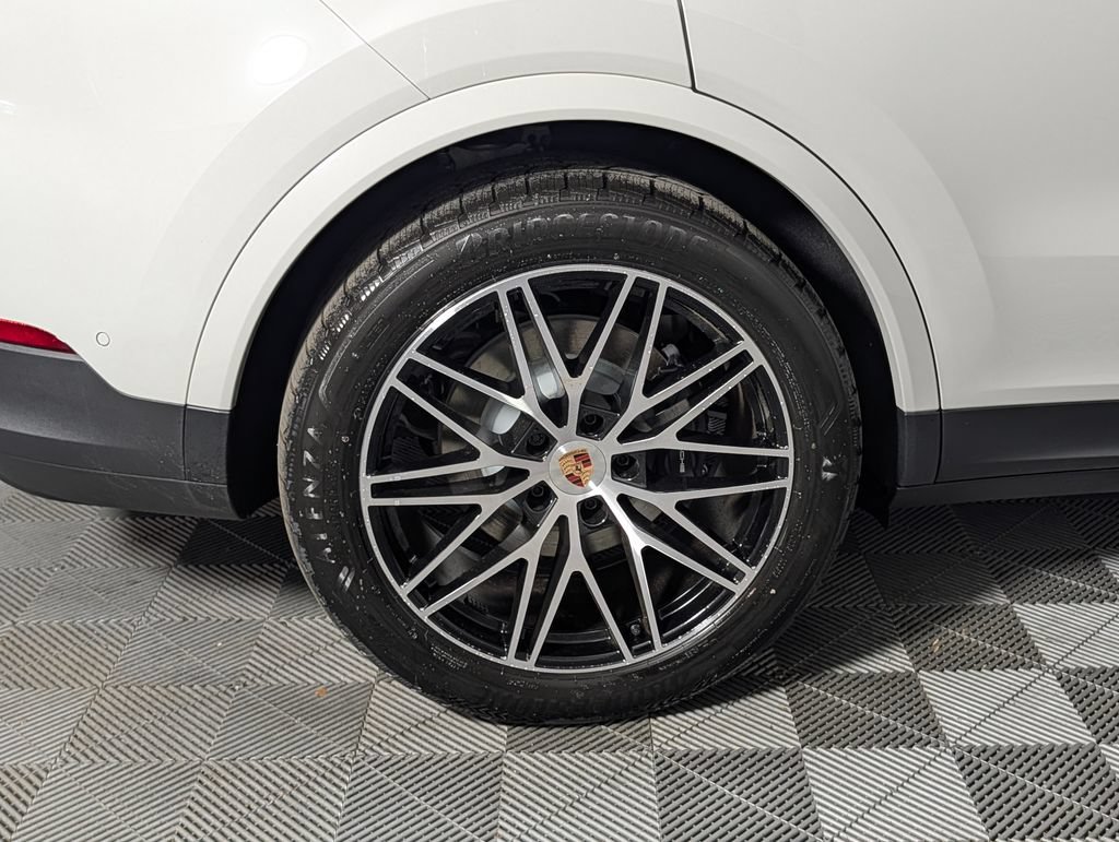 New 2026 Porsche Cayenne Coupe AWD/4WD image 13