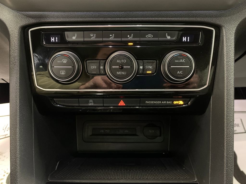 Used 2022 Volkswagen Atlas Cross Sport SEL R-Line image 10