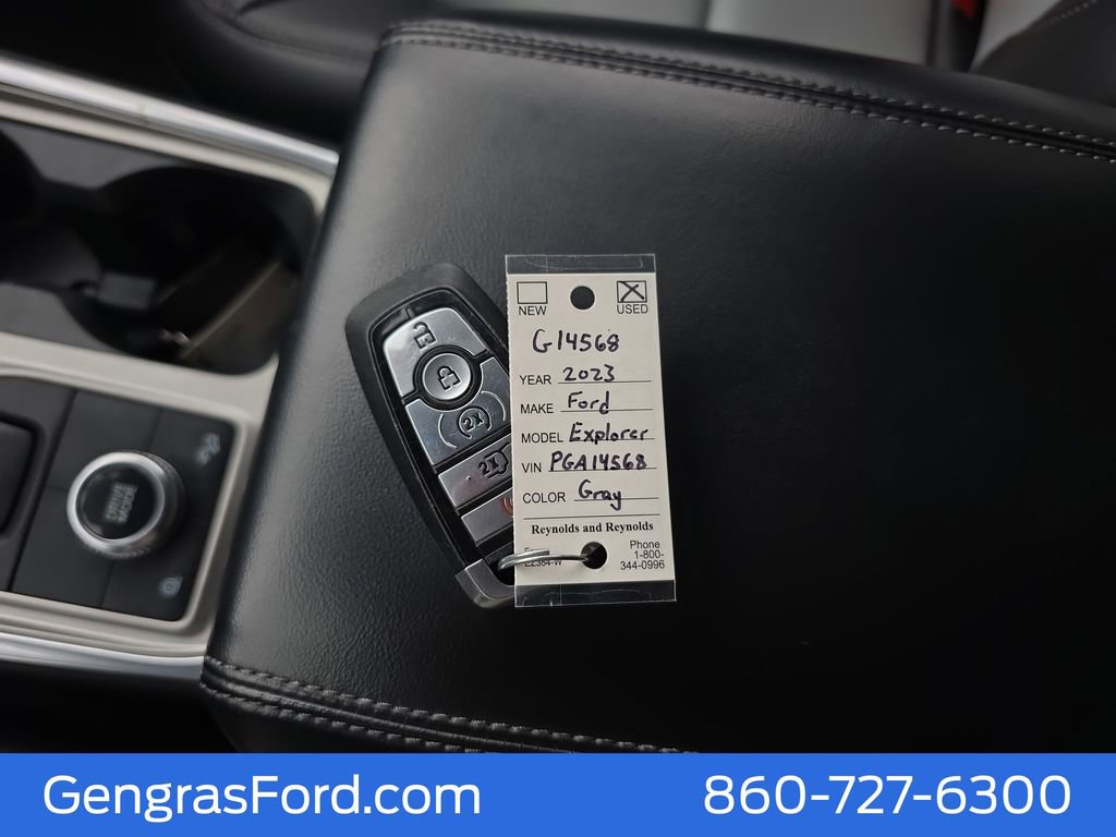 Used 2023 Ford Explorer XLT w/ Equipment Group 202A AWD/4WD image 39