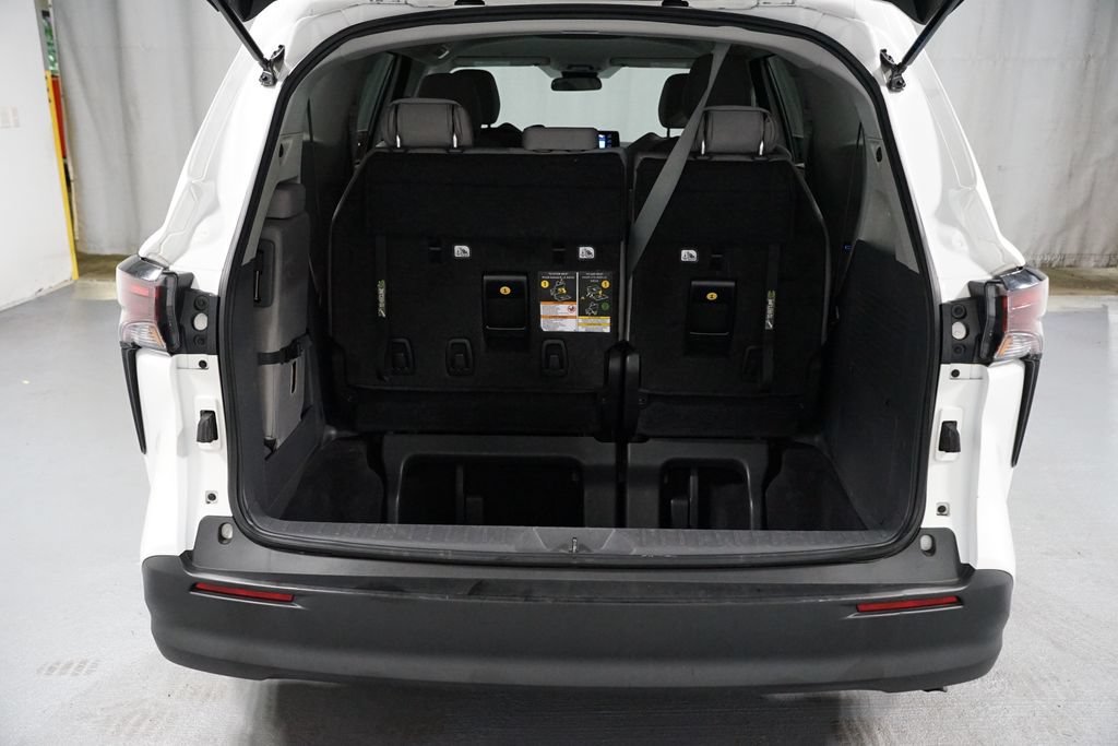 Certified 2023 Toyota Sienna LE FWD image 34