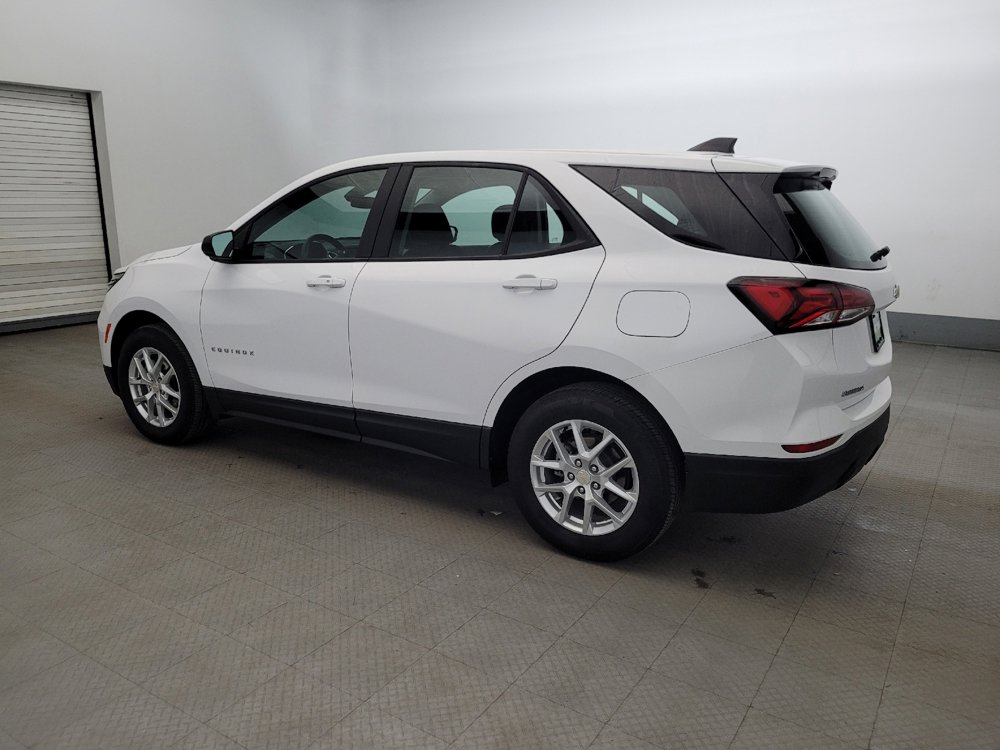 Used 2024 Chevrolet Equinox LS image 3