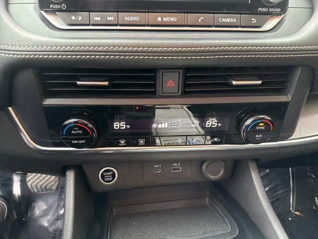 Used 2023 Nissan Rogue SV image 15