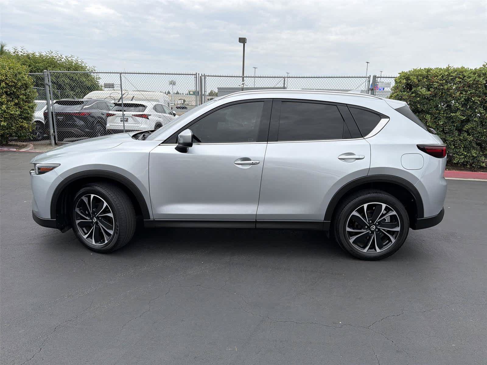 Used 2022 MAZDA CX-5 AWD 2.5 S w/ Premium Plus Pkg image 3