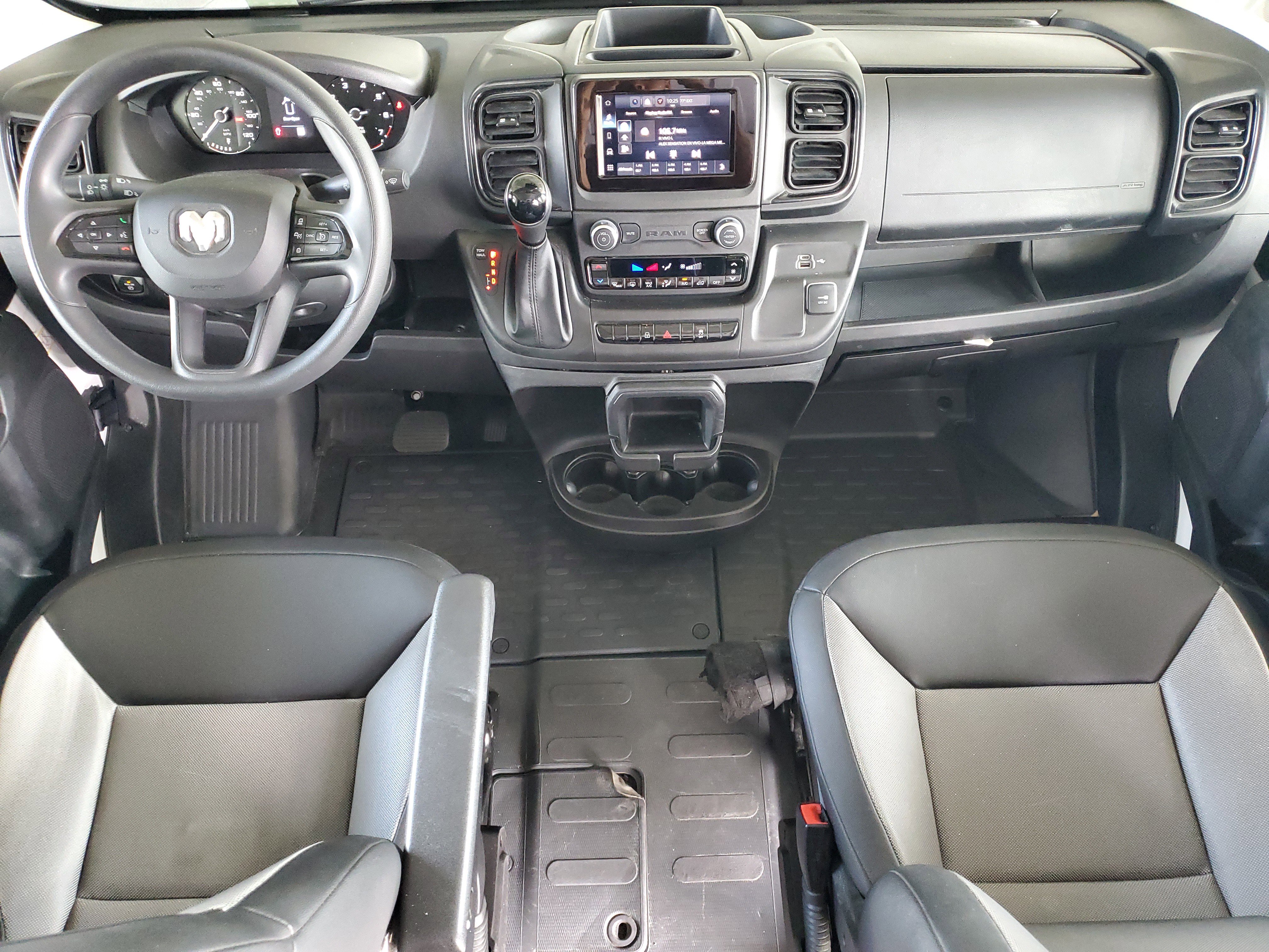 Used 2025 RAM ProMaster 2500 w/ Convenience Group FWD image 11