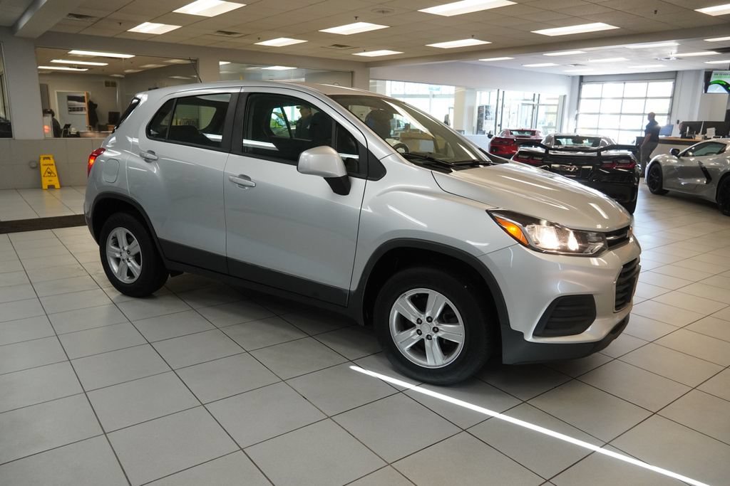 Used 2020 Chevrolet Trax LS AWD/4WD image 21
