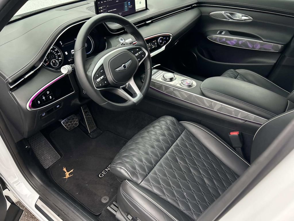 Used 2025 Genesis GV70 3.5T Sport w/ Sport Advanced Package image 16