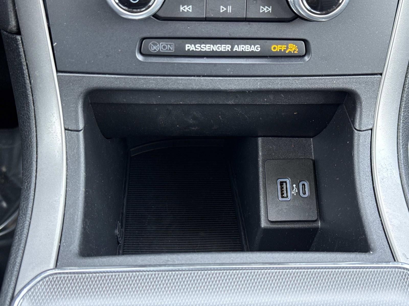 Used 2022 Ford Edge SEL AWD/4WD image 12