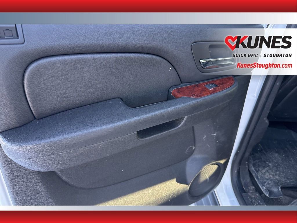 Used 2014 GMC Yukon XL SLT w/ SLT-2 Equipment Package image 30