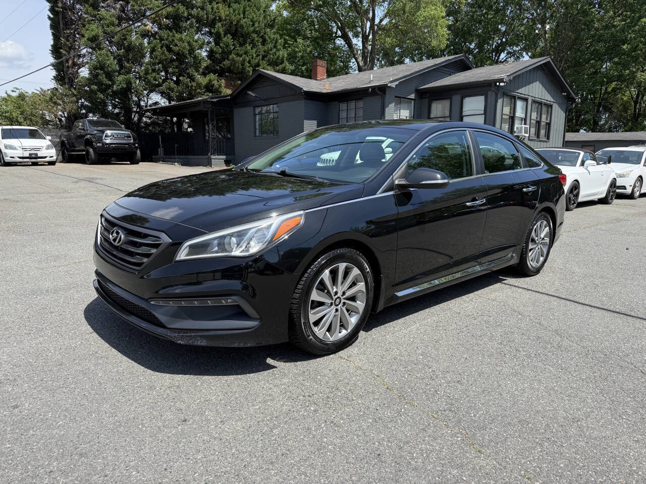 Used 2016 Hyundai Sonata Sport w/ Option Group 03 FWD image 2