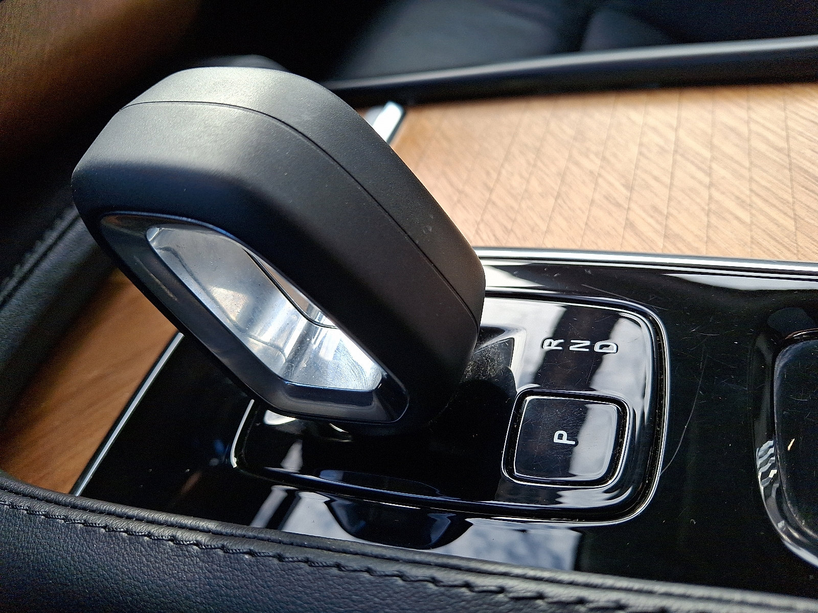 Used 2023 Volvo XC90 B5 Plus w/ Protection Package image 16