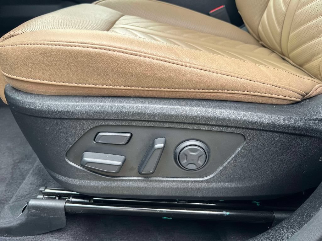 Certified 2025 Kia Sorento SX Prestige w/ Olive Brown Leather Package AWD/4WD image 21