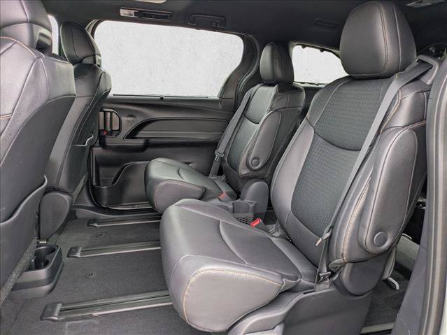 New 2026 Toyota Sienna XLE Woodland Edition AWD/4WD image 15